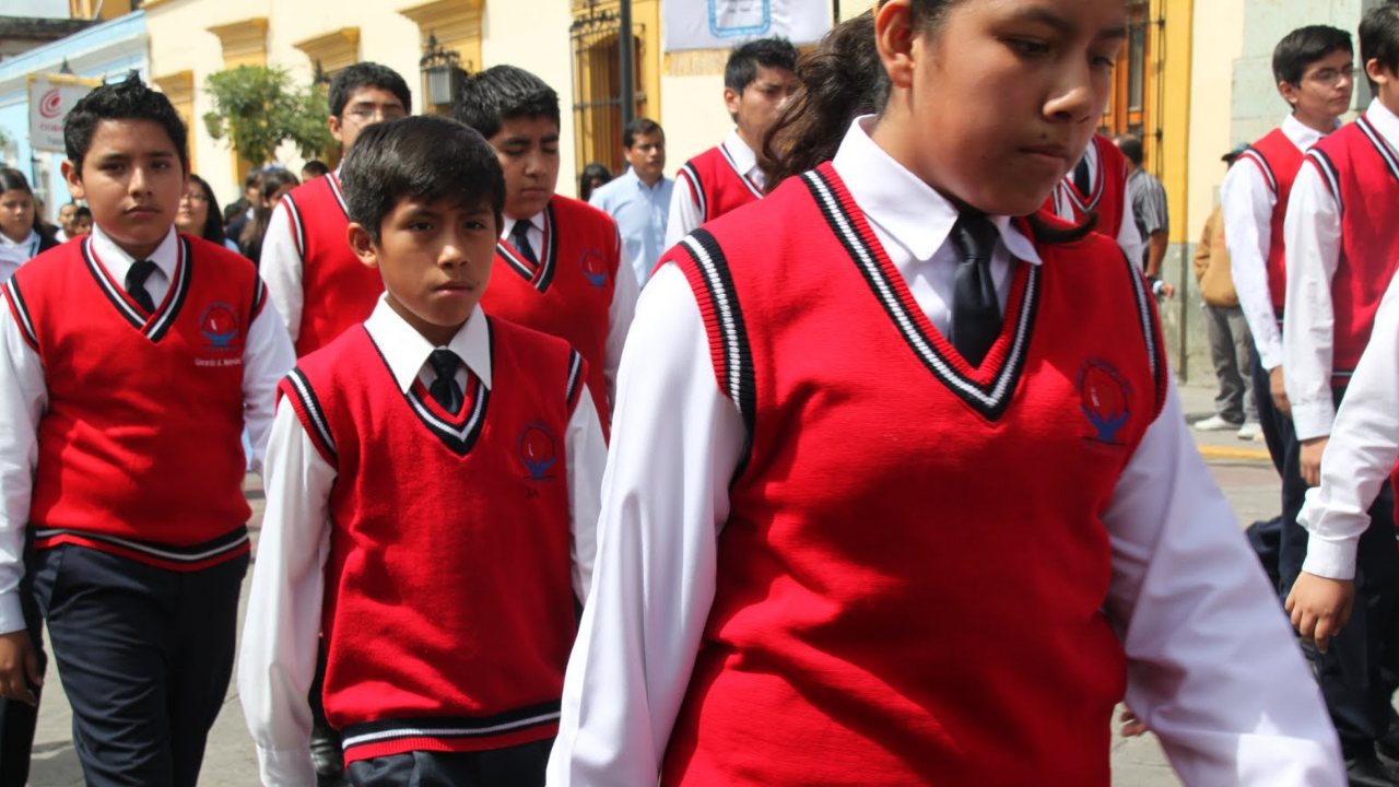 Okullar Açılmadan Masraflar Başladı Devlet Forması 1700 Tl, Özel Okul Üniforması 10 Bin Tl