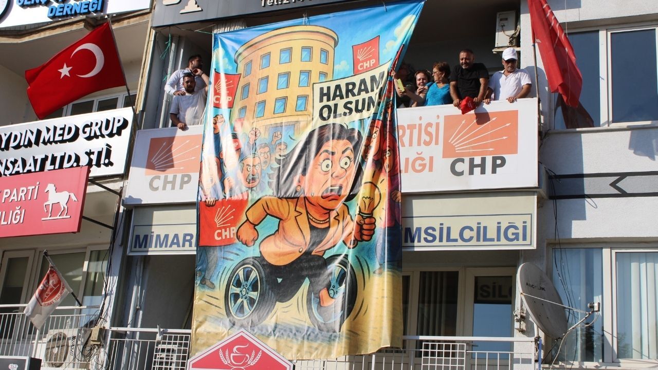 Özlem Çerçioğlu’na Topuklu Ayakkabılı Protesto (2)