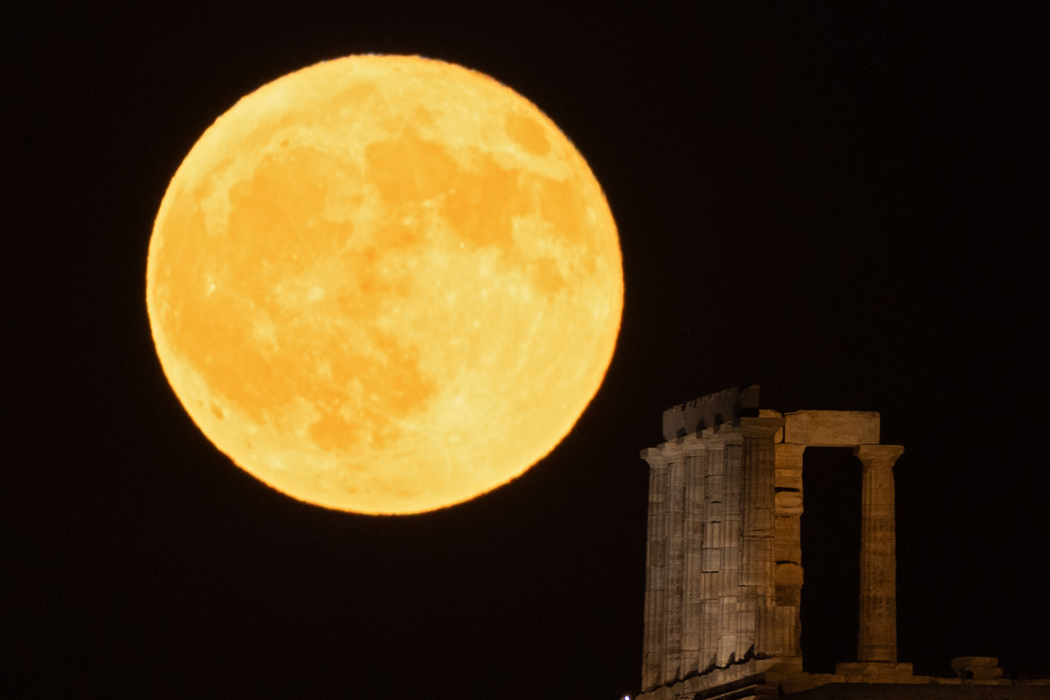 Poseidon Tapınağı’nda Nadir “Mersin Balığı Dolunayı” Görüntülendi! 1