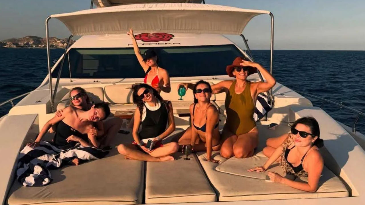 Selena Gomez, Bekarlığa Rüya Gibi Veda Etti (1)