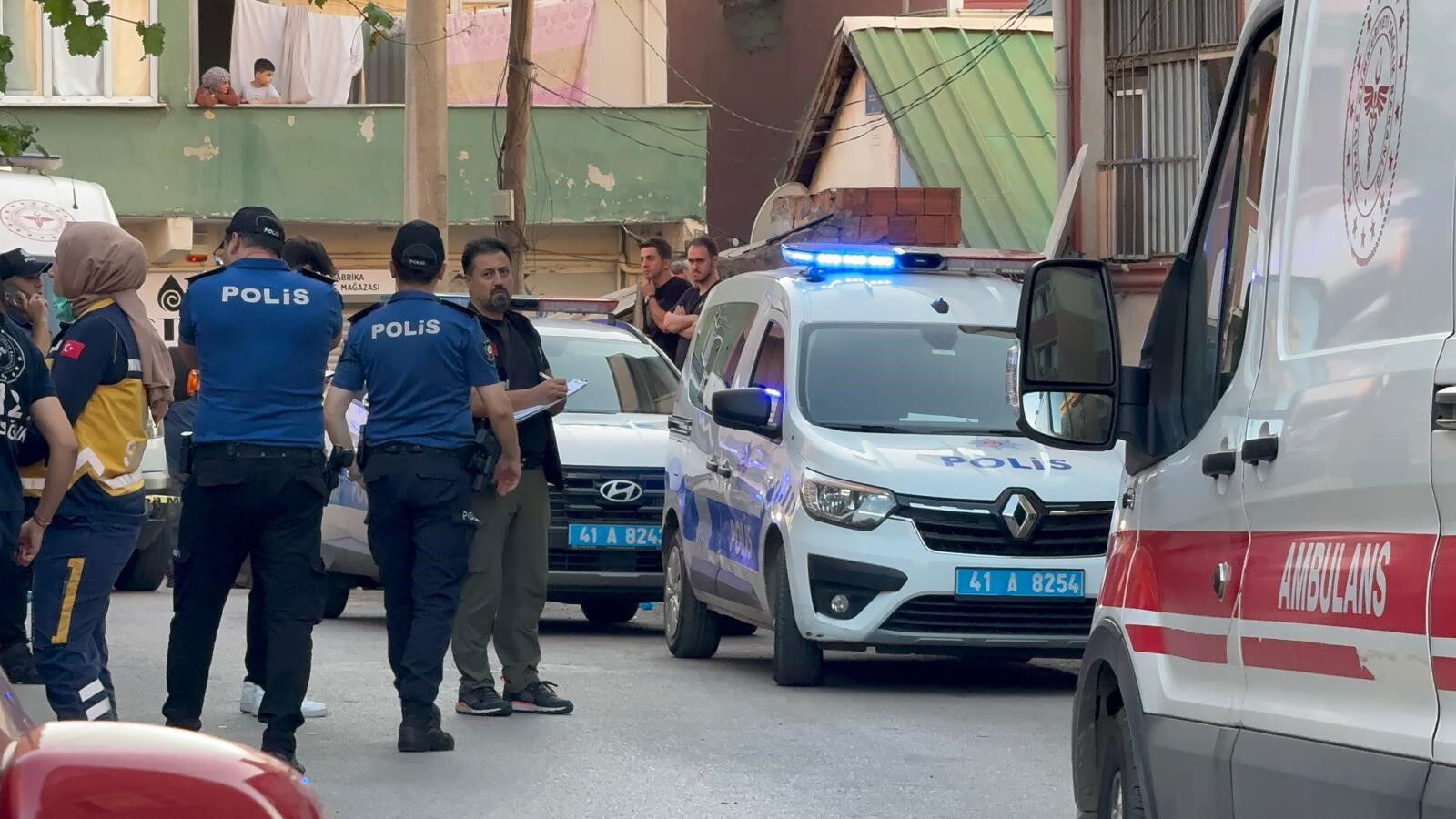 Anne Ve 5 Yaşındaki Kızı Evinde Ölü Bulundu3