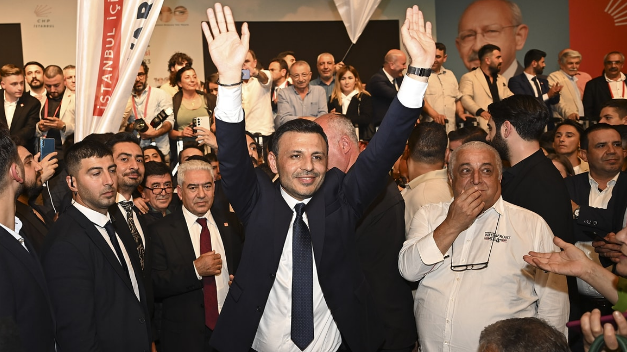 Chp İstanbul İl Kongresi Iptal Edildi Özgür Çelik Ve Yönetimi Görevden Alındı