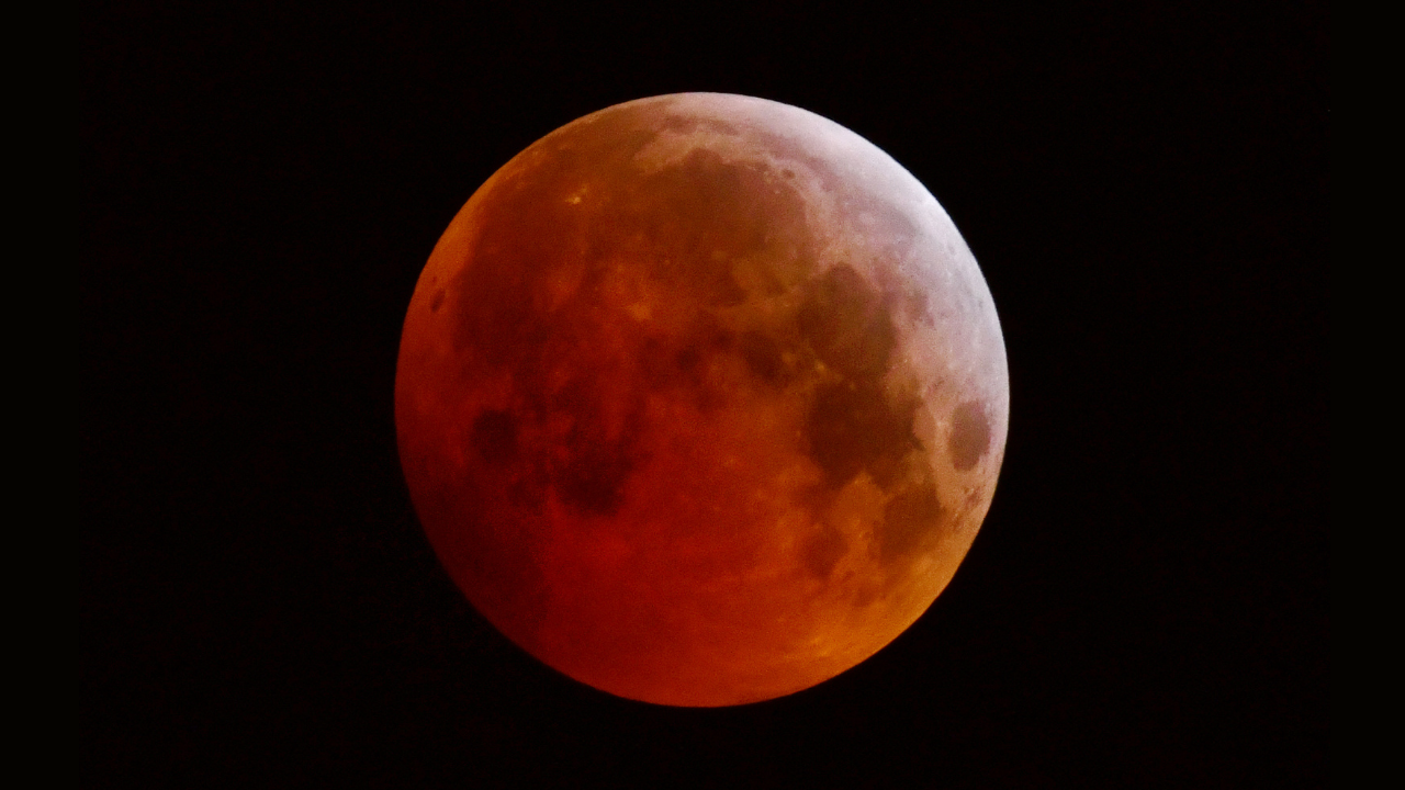 Kanlı Ay Tutulması Ne Zaman, Saat Kaçta Türkiye’den Görülecek Mi, Nereden İzlenebilir (1)