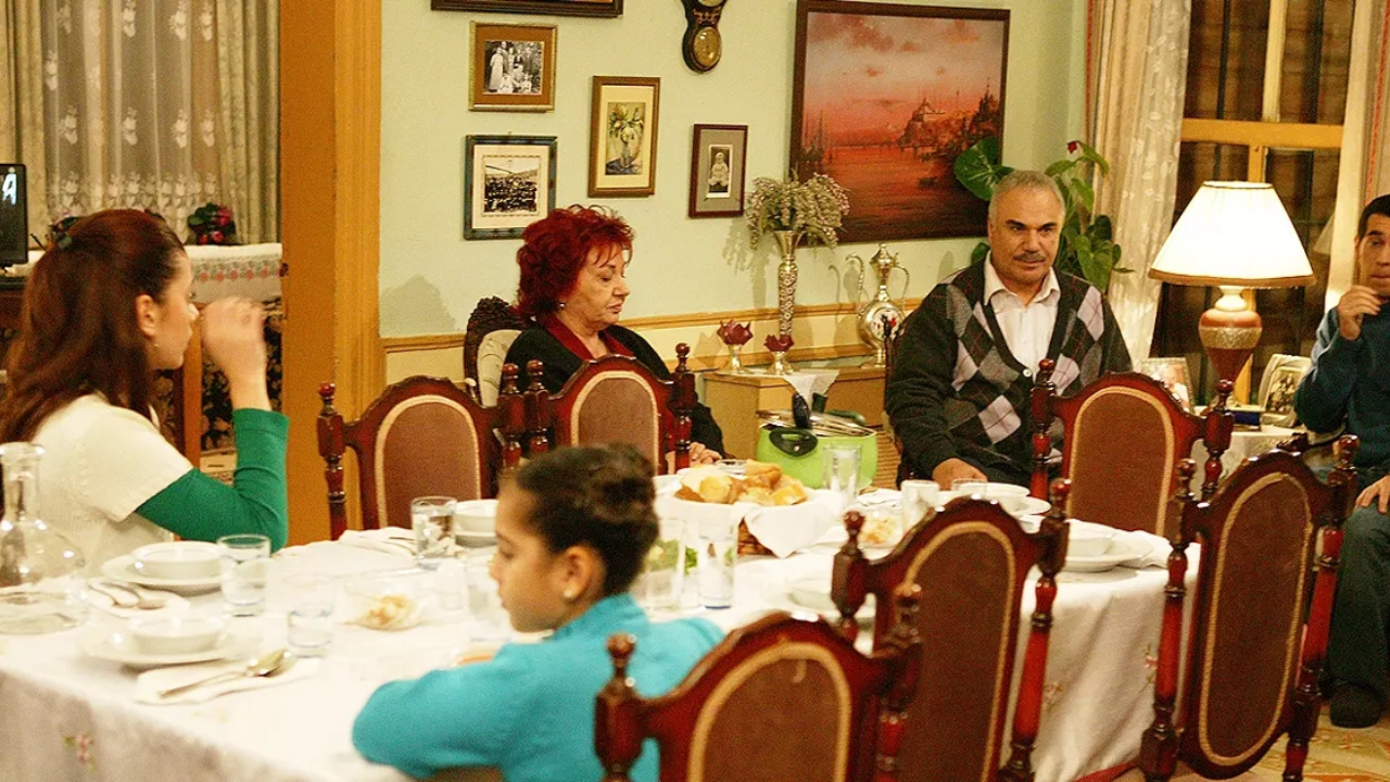 Sonunu Bildiğimiz Dizileri Neden Tekrar İzliyoruz Uzmanlar Açıkladı (1)