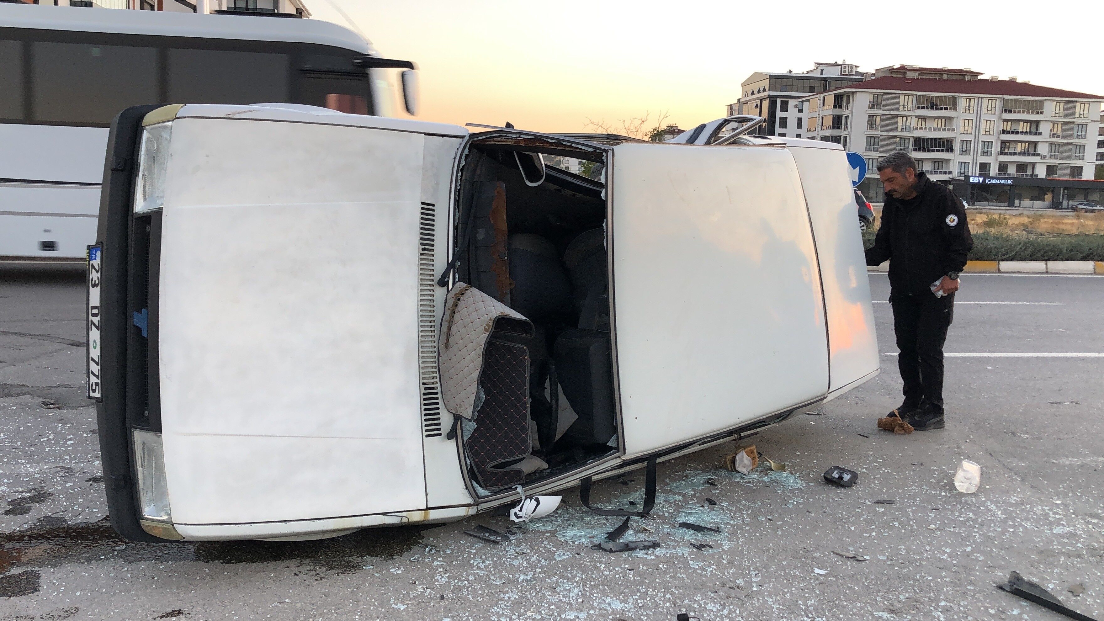 Elazığ’da protokol yolunda kaza: 2 kişi yaralandı