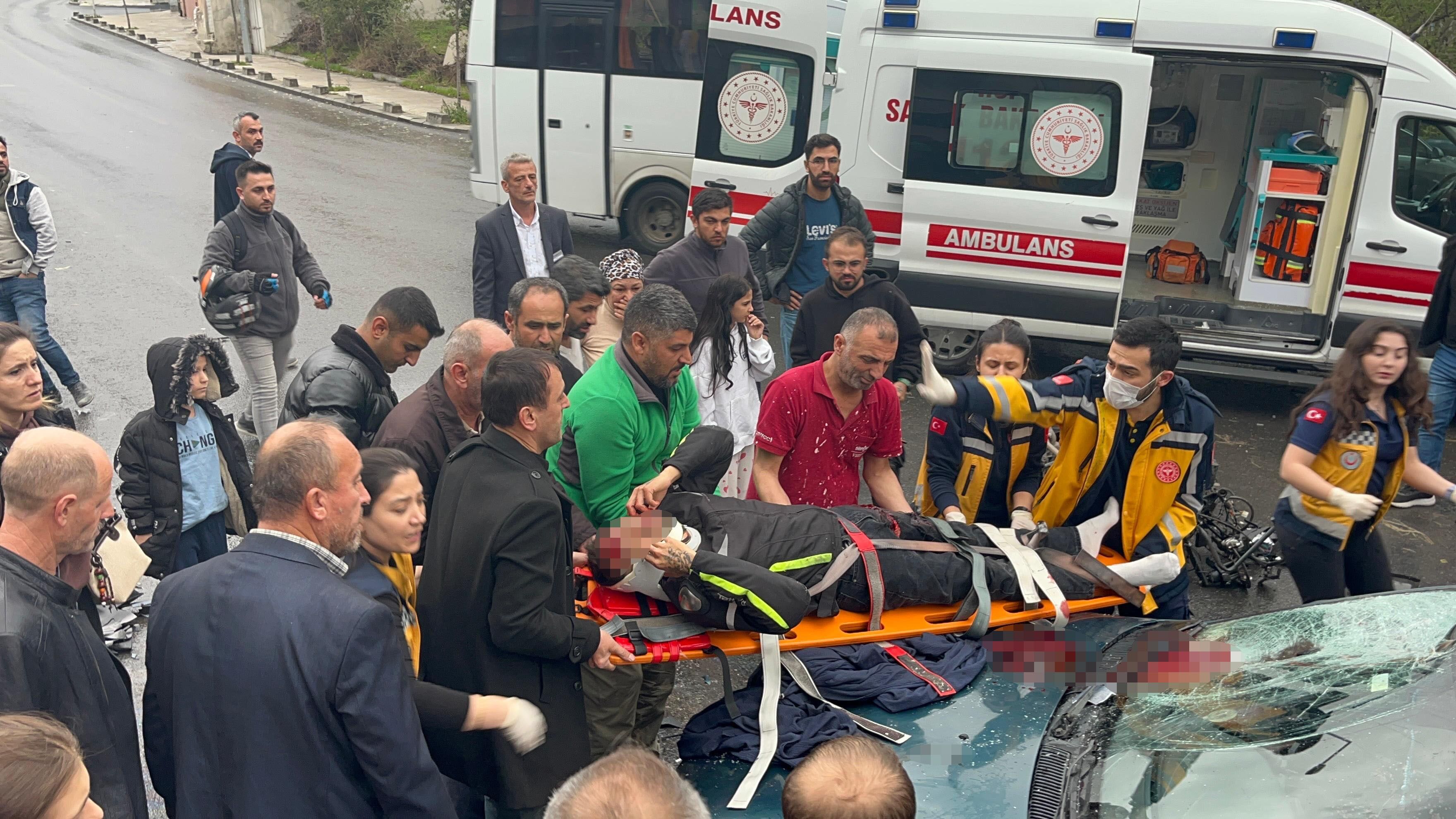 Tekirdağ’da feci kaza Motosiklet otomobilin üzerine düştü, 2 yaralı-3