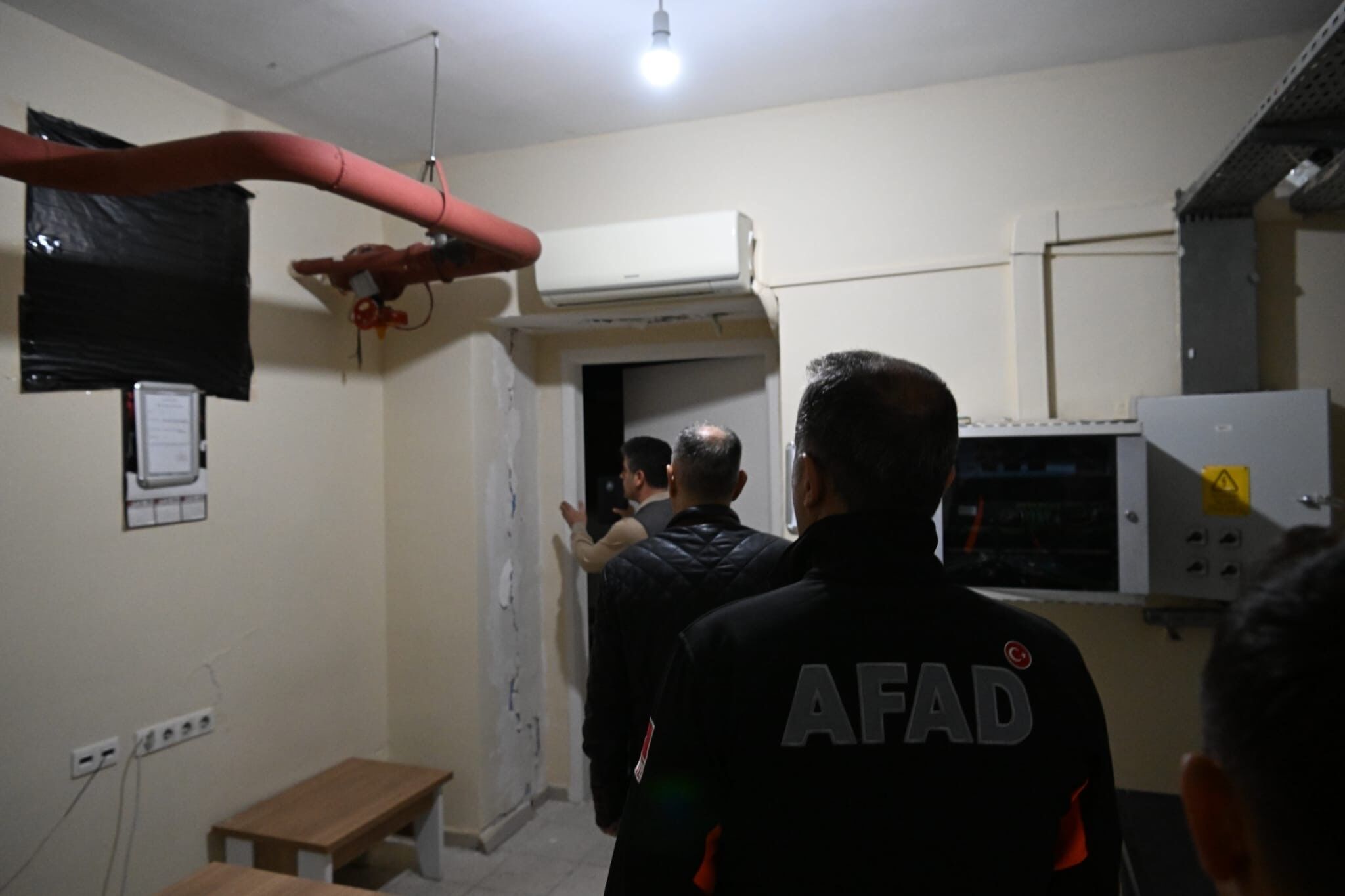 Manisa’da 6.1’lik depremin bilançosu: 83 yapı etkilendi, 42 kişi hastanelere başvurdu-1