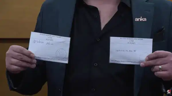Bayrampaşa’da Olaylı Başkan Vekilliği Seçimi Oy Pusulası Krizi Salonu Karıştırdı 5