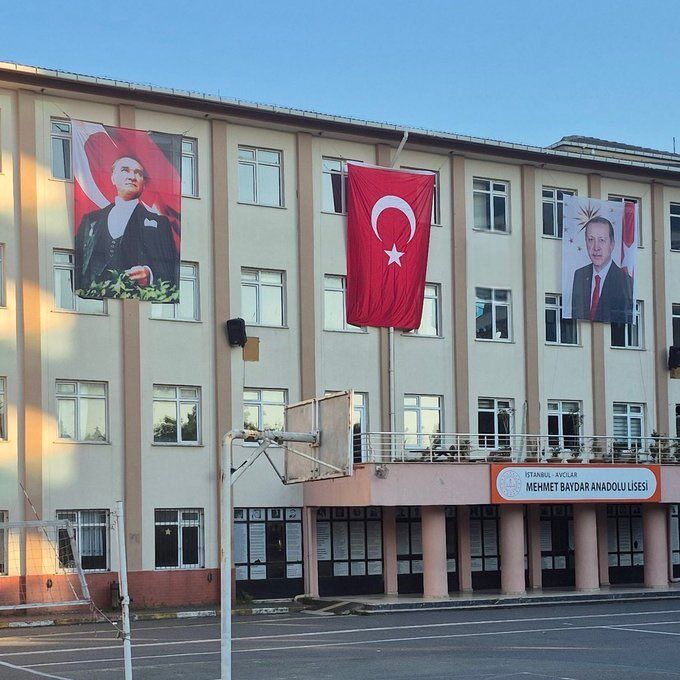 Okullara Skandal Talimat Milli Bayramlarda Erdoğan Posteri Asılacak! 3