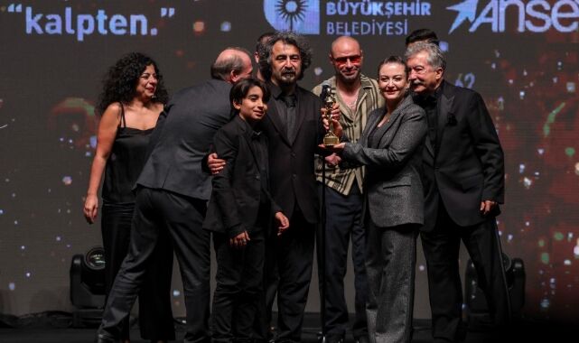 62. Altın Portakal Film Festivali’nde “Tavşan İmparatorluğu” Yedi Ödülle Gecenin Galibi Oldu 1