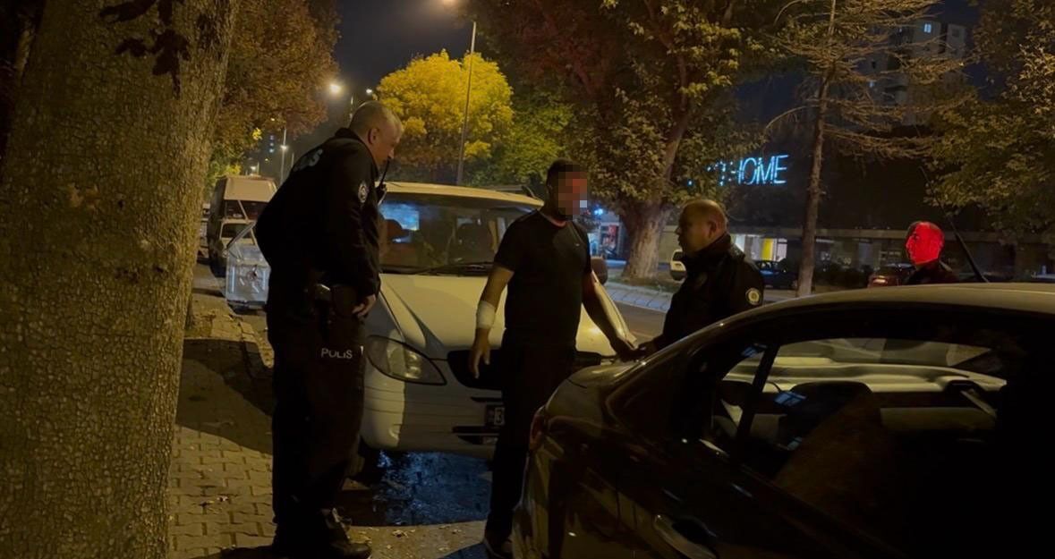 Annesinden para alamayan genç bıçakla kendine zarar vermek istedi-1