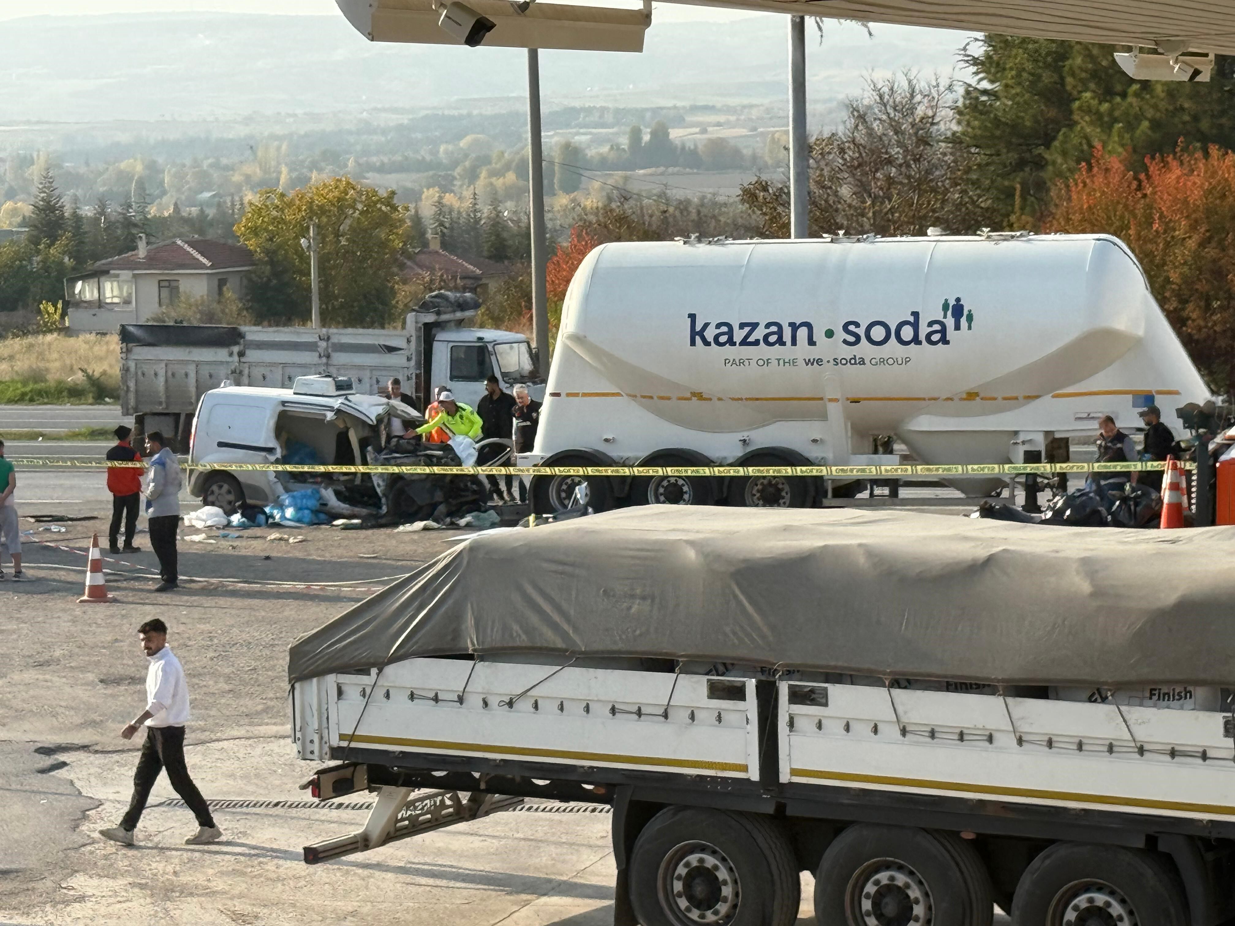Ankara’da feci kaza: Aynı aileden 3 kişi hayatını kaybetti-1