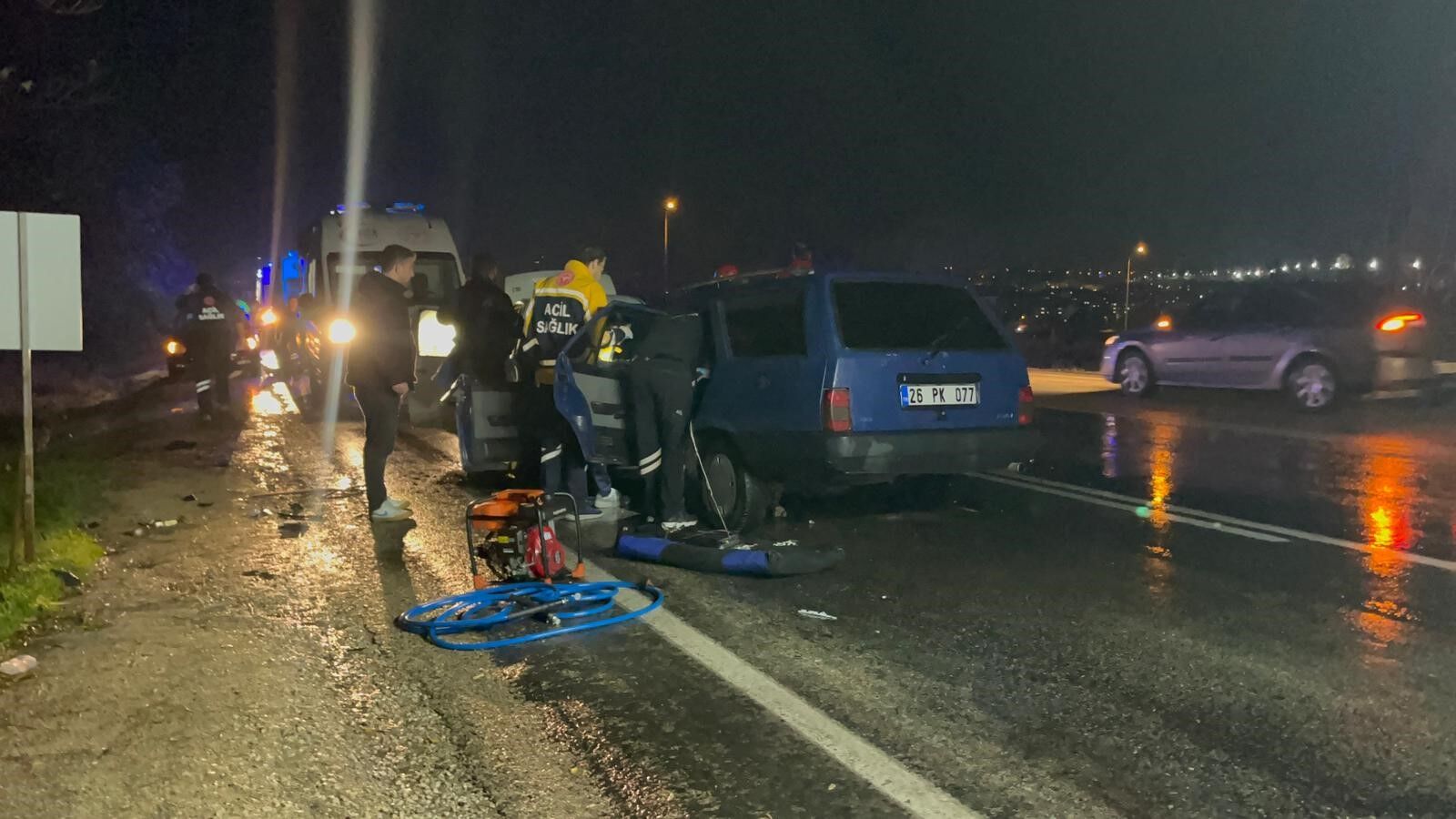 Eskişehir-Afyonkarahisar yolunda feci kaza: 3’ü çocuk 9 yaralı-1