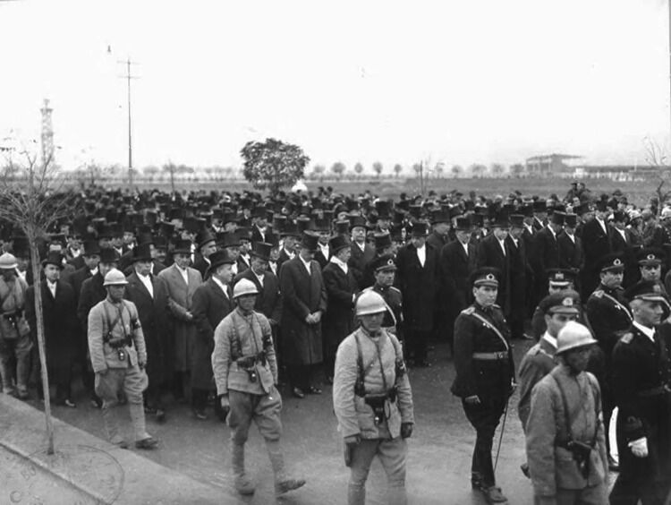 Arşivlerden Atatürk’ün Son Yolculuğu Ulusun Kederi Fotoğraflarda Can Buldu5