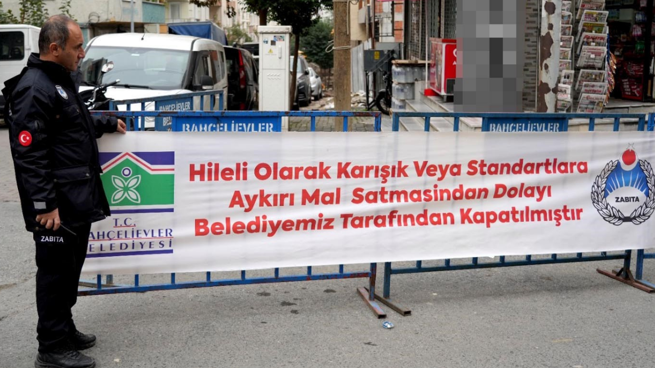 Bahçelievler’de Salatalıkları Değiştiren Pazarcı Hakkında Soruşturma Başlatıldı (1)