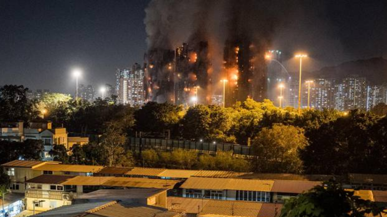 Hong Kong’da Büyük Yangın 36 Ölü, 279 Kişiden Haber Alınamıyor (1)