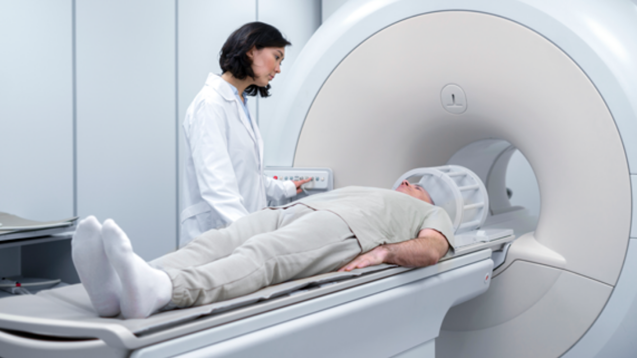 İzmir’de Bir Kadın Mr Cihazında Unutuldu!