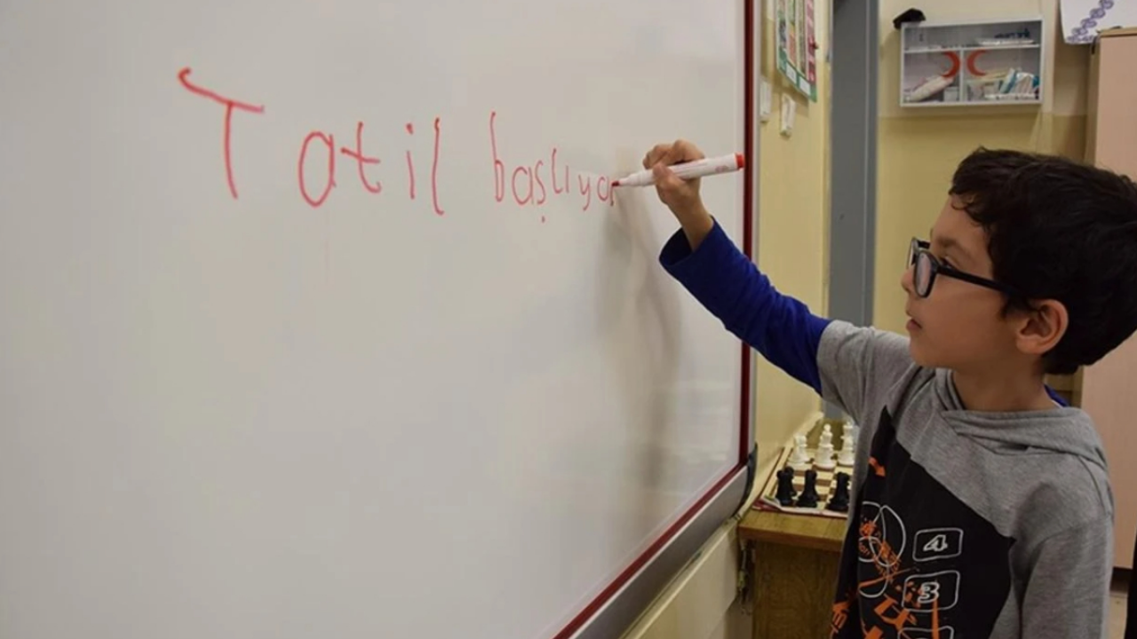 Kasım Ara Tatili Bitti Mi, Okullar Ne Zaman Açılacak