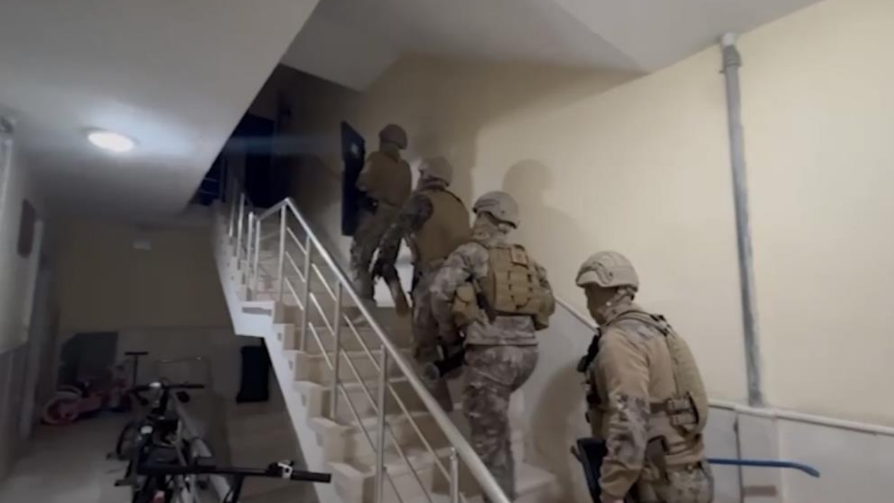 Konya'da Iki Suç Örgütüne Operasyon 73 Gözaltı, 530 Milyon Liralık Mal Varlığına El Koyuldu (1)