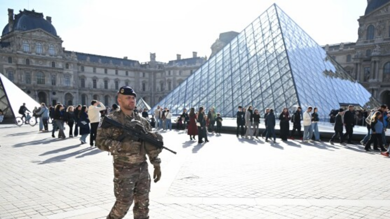 Louvre Soygununda Flaş Gelişme Profesyoneller Değil, Yerel Amatörler Çalmış! (1)