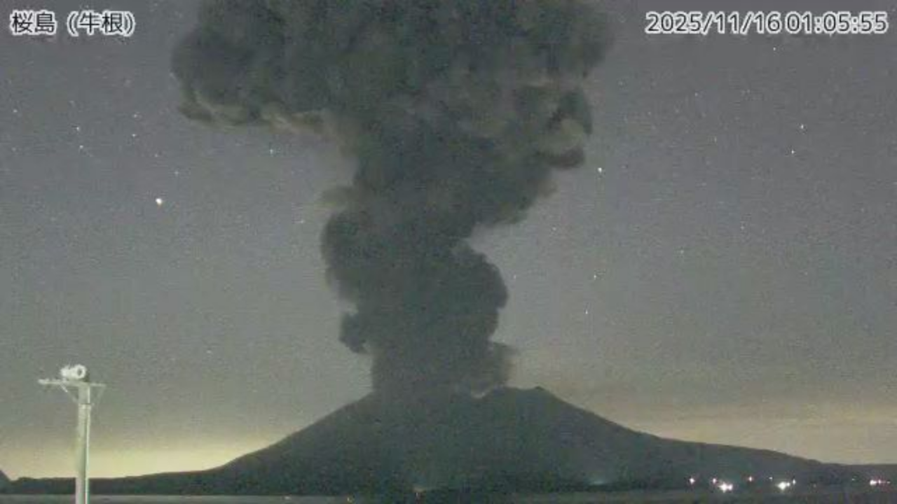 Sakurajima Yanardağı’nda Patlama Küller 4,4 Kilometre Yükseldi