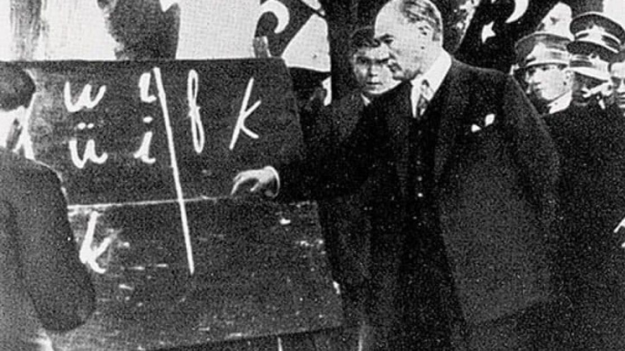 Saltanat 103 Yıl Önce Bugün Kaldırıldı!