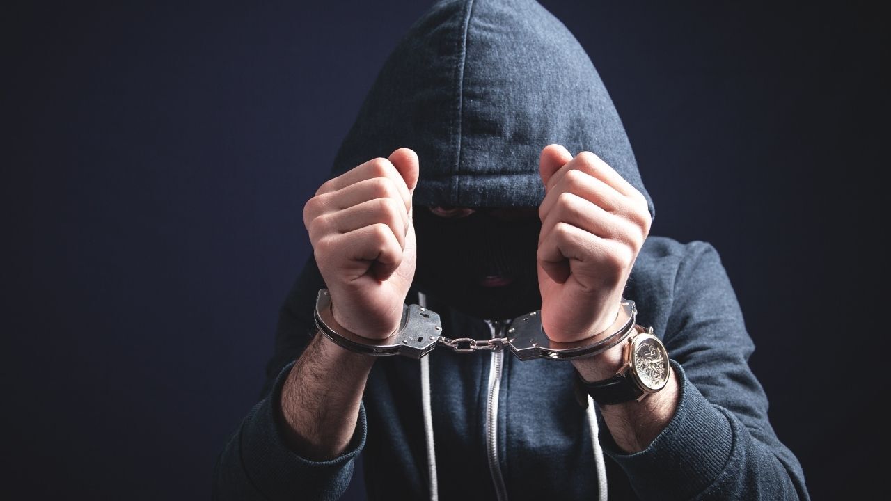 Tetikçilik Ve Suç Ilanları Açıkça Satışa Çıkarıldı