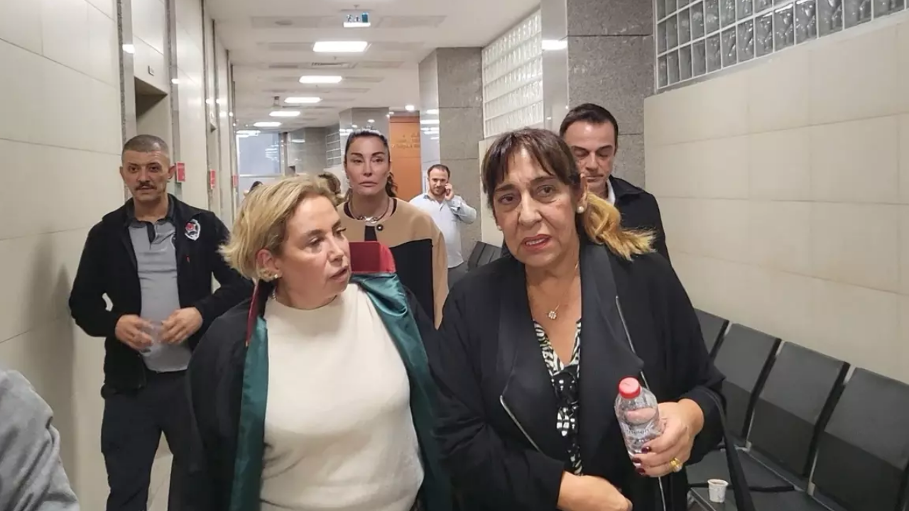 Ünlü Çiftin Boşanma Davasına Ünlü Tanıklar Katıldı Jess Molho Ve Zeynep Molho Boşanıyor (1)