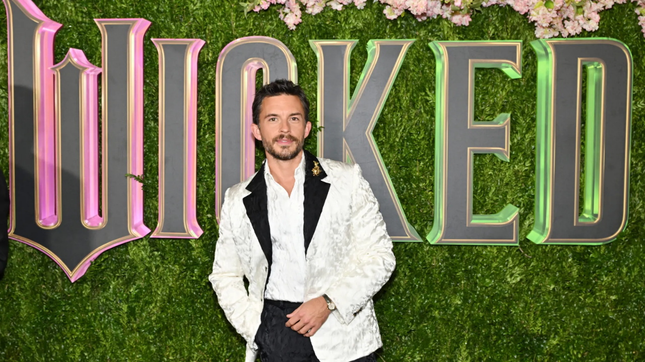 Ünlü Oyuncu Jonathan Bailey, ‘’Yaşayan En Seksi Erkek’’ Seçildi