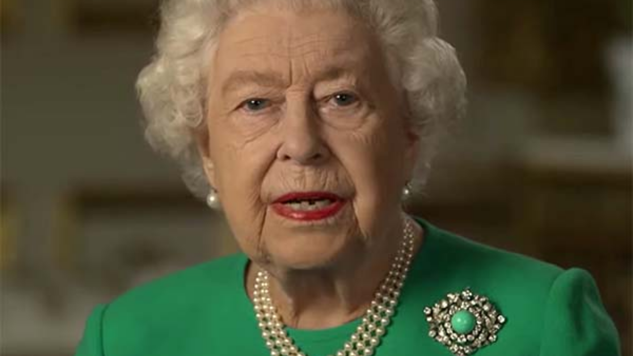 Buckingham Sarayı’nın Gizli Diplomasi Dili Kraliçe Elizabeth’in Broşları (4)