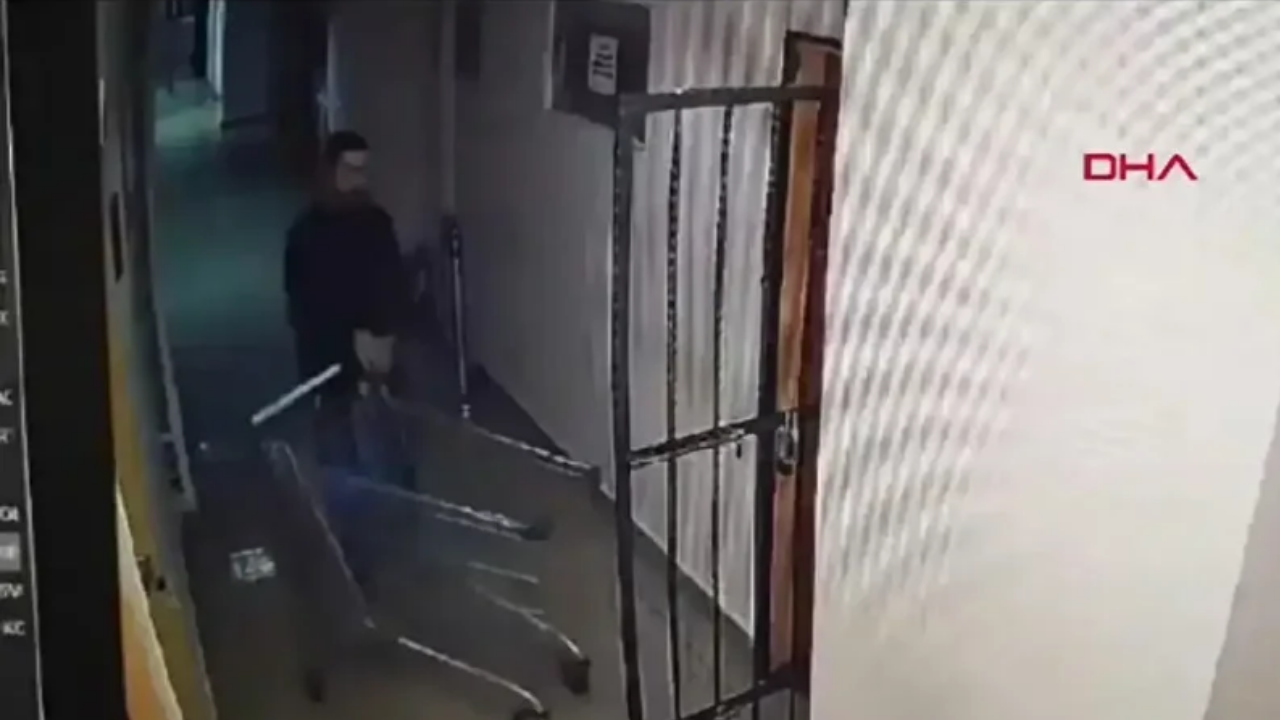 Büyükçekmece Adliyesi’ndeki Hırsızlığın Görüntüler Ortaya Çıktı (1)