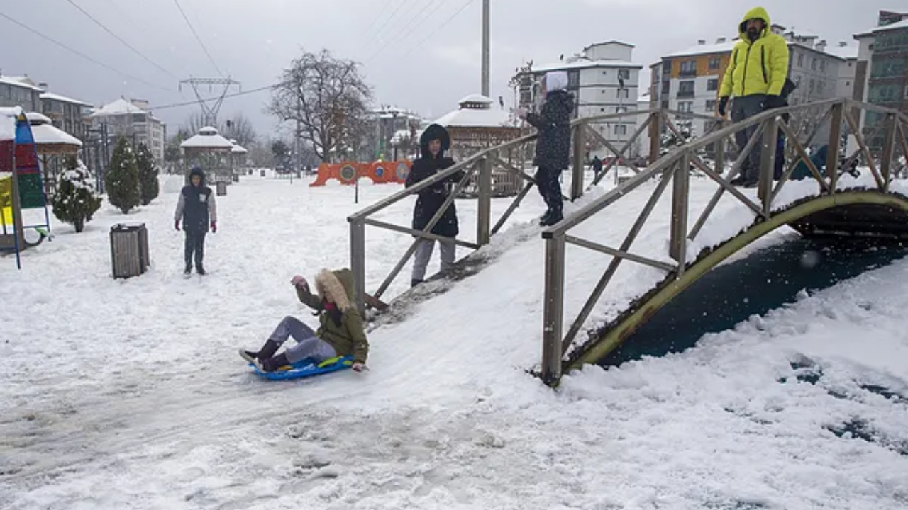 Eğitime Kar Engeli! 31 Aralık’ta Çok Sayıda Ilde Okullar Tatil Edildi (4)
