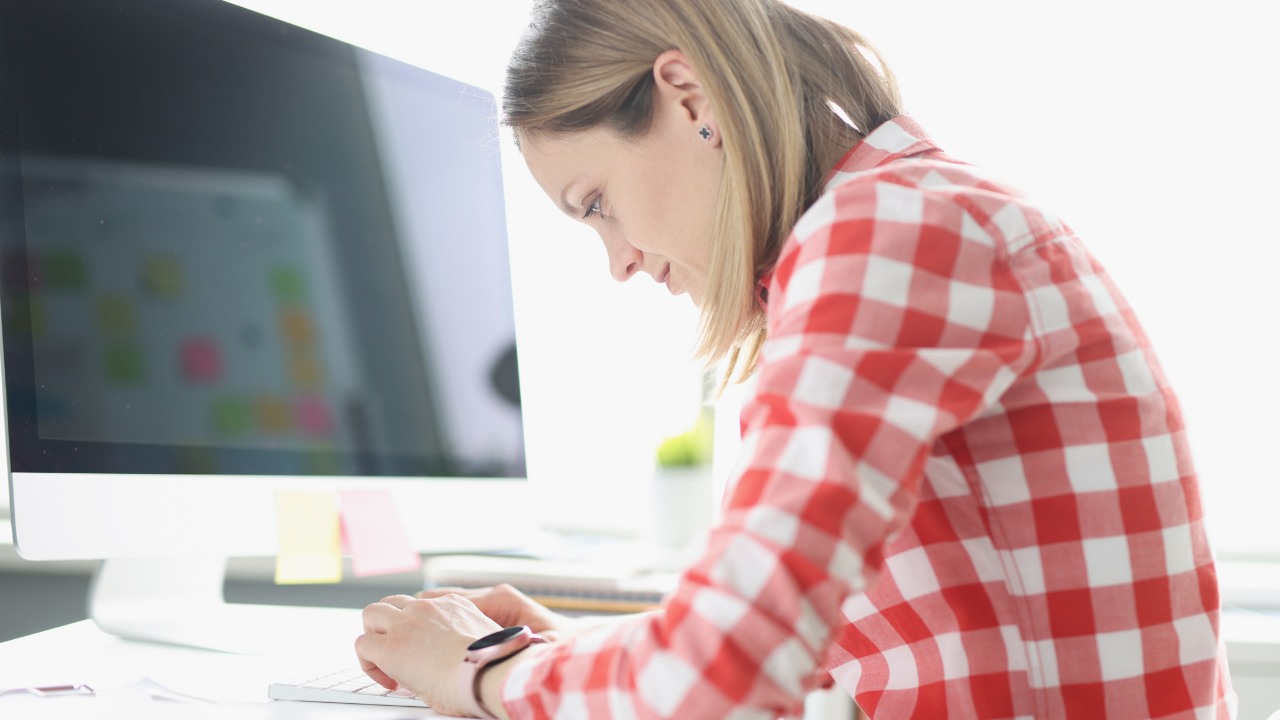 Kambur Oturmak Zararlı Mı Bilgisayar Başında C Olmanın Gizli Faturası! (1)