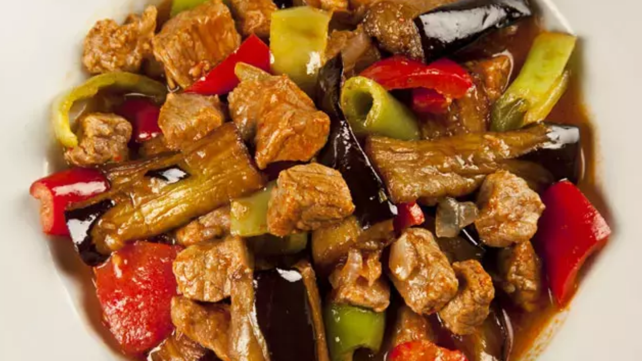 Lezzetinden Parmaklarınızı Yiyeceğiniz Etli Türlü Tarifi