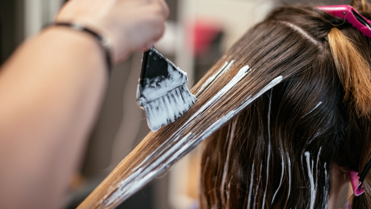 Sürekli Saç Boyayanlar Dikkat Saç Boyasındaki Kimyasallar Kanser Riski Taşıyor (1)