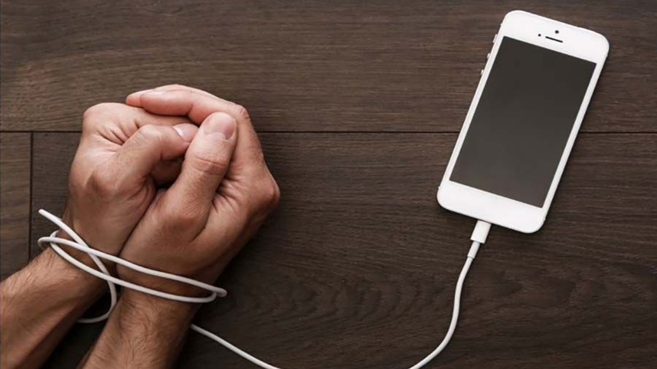 Telefonunuz Ilişkinizi Çldürüyor Phubbing Nedir (1)