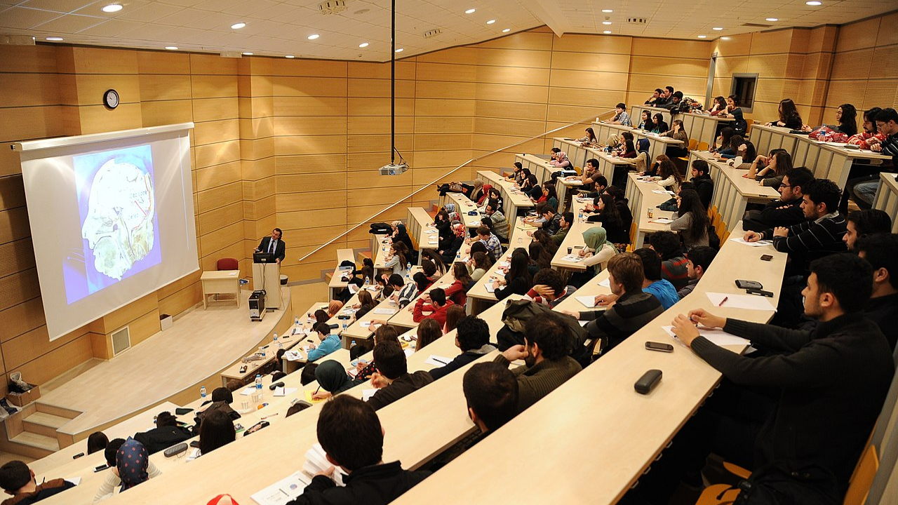 Üniversite Eğitimi 3 Yıla Düşüyor, Yök Çalışmalara Başladı