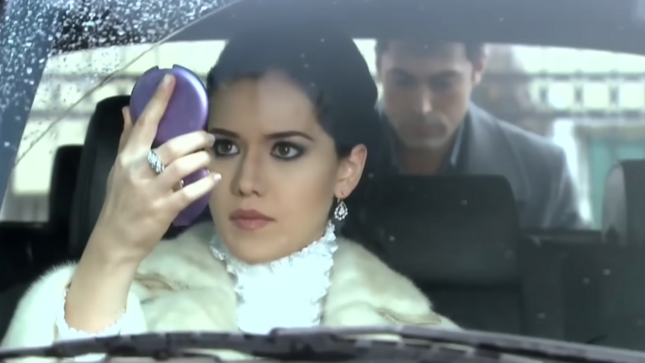 Yaprak Dökümü Karakterlerinin Burçları (6)