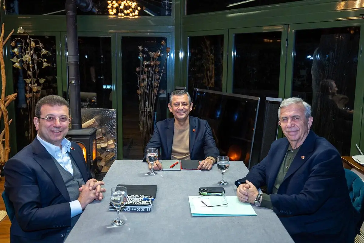 Özgür Özel, Ekrem İmamoğlu ve Mansur Yavaş