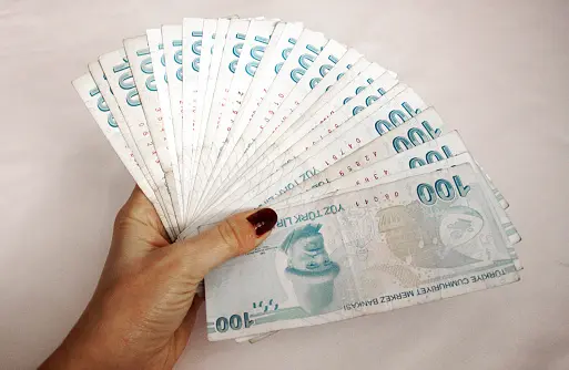 Handful Of One Hundred Turkish Lira Banknotes Stock Photo - Download ...