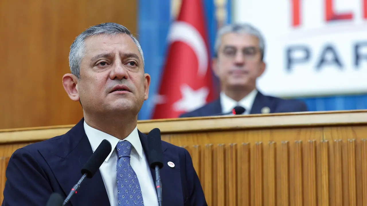 Yeni Parti Genel Başkanı Özgür Özel, Cumhurbaşkanı Erdoğan'a 800 bin ...