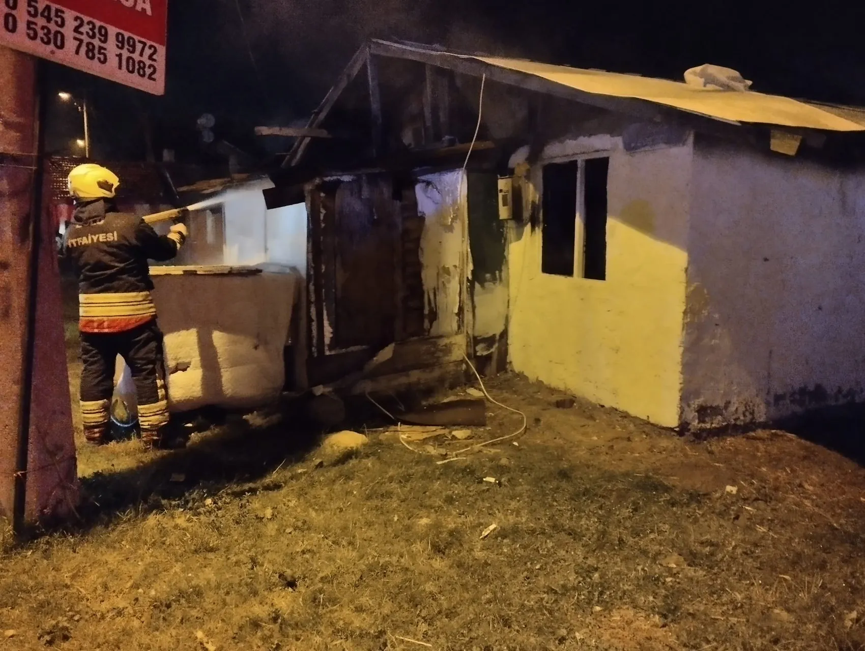 Bolu'da geceyi aydınlatan alevler: Bir anlık ihmal evi küle çevirdi