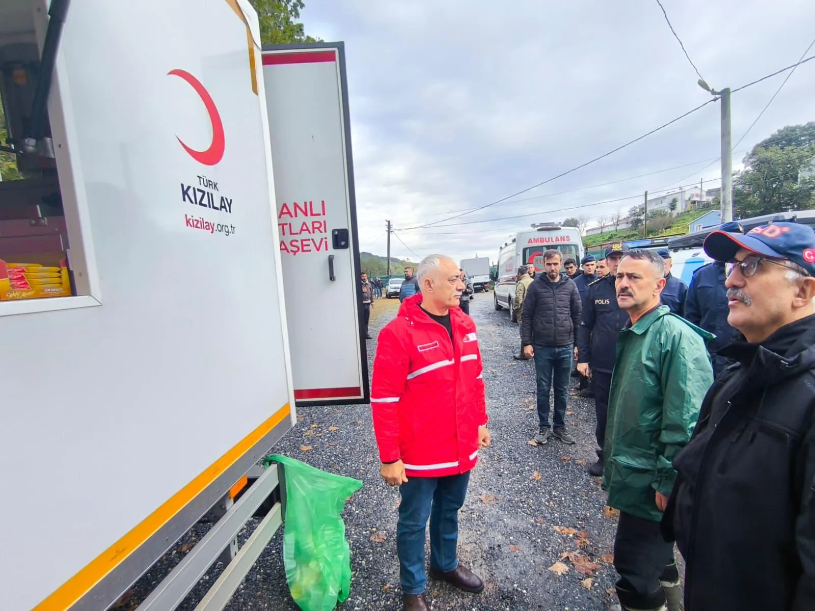Gebze'de sel felaketi: Bir kişi hayatını kaybetti, kayıp vatandaş için seferberlik sürüyor