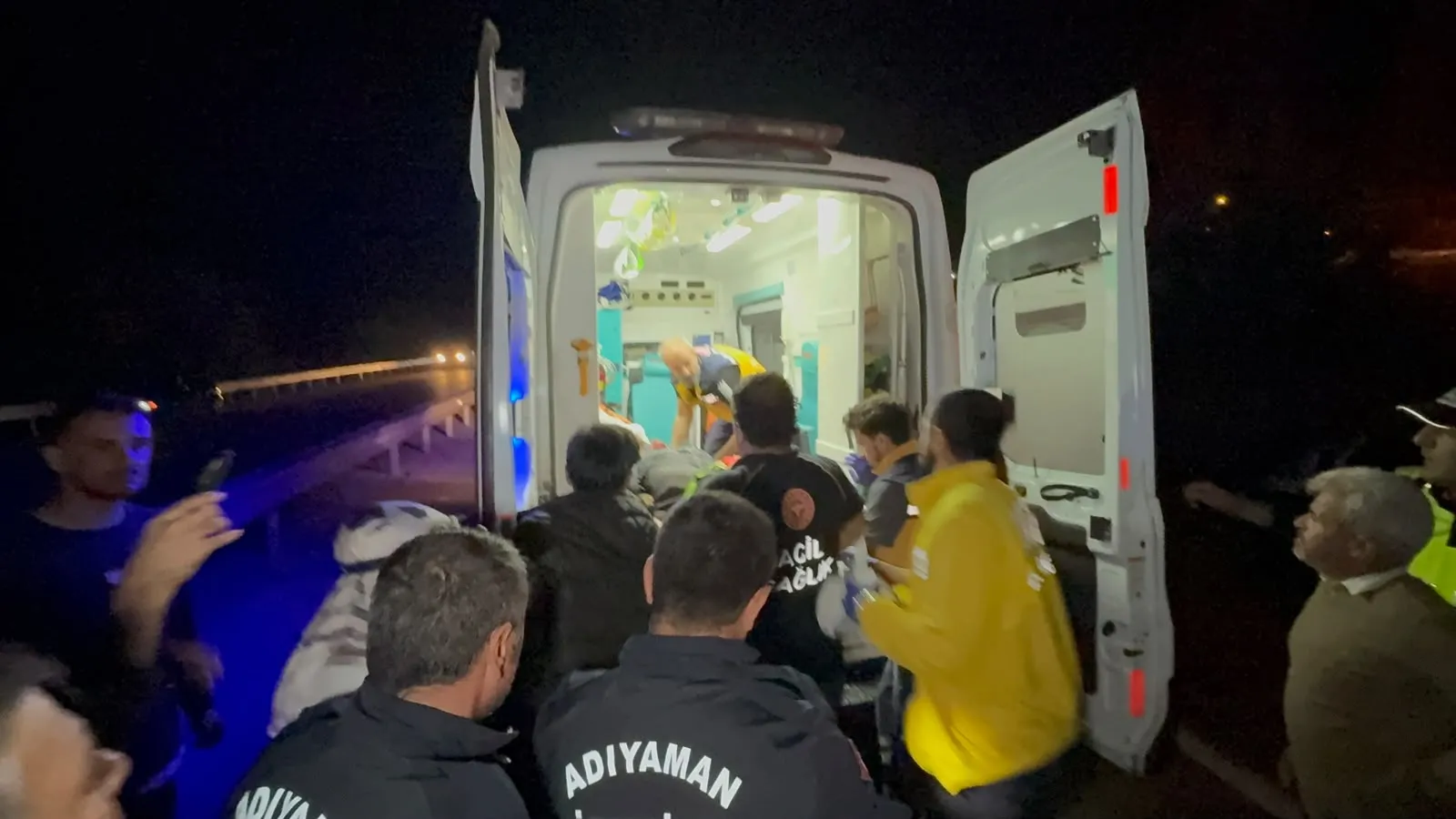 Adıyaman yolunda acı bilanço: Elma yüklü kamyonet ile traktör çarpıştı
