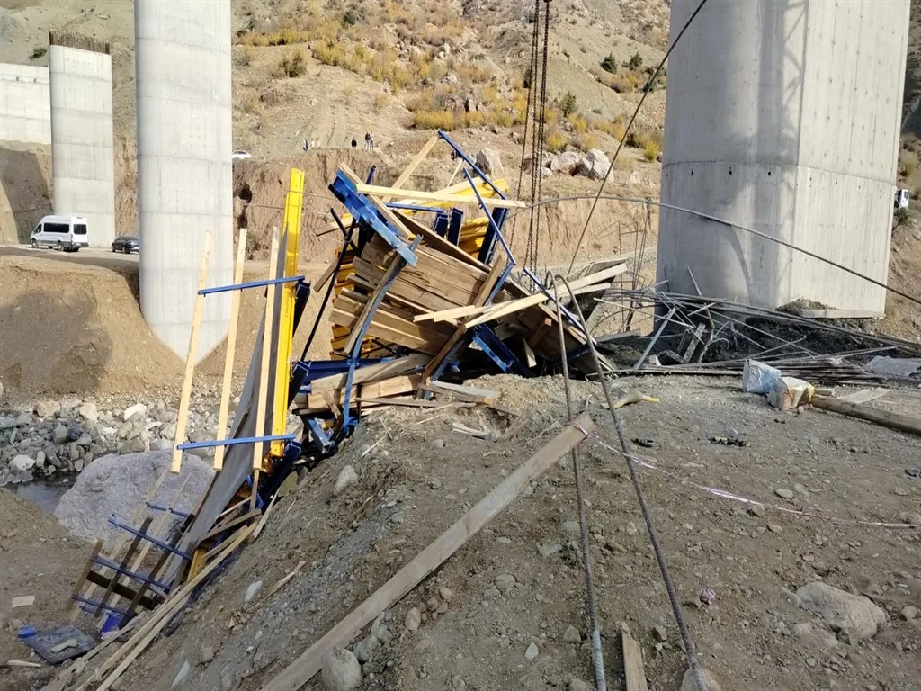 Kulp'taki viyadük faciasında yeni gelişme: Mahkeme heyeti bilirkişi raporunu yetersiz buldu