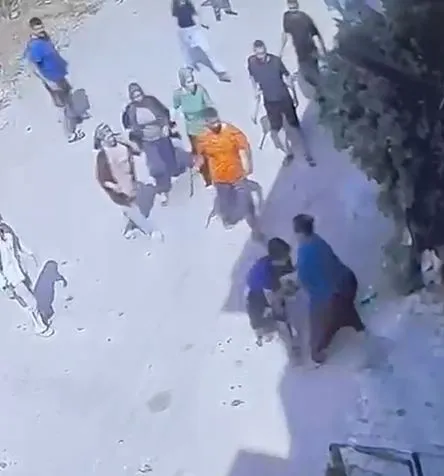 Sokak ortasında dehşet anları: Çocuk gürültüsü kavgası kanlı bitti