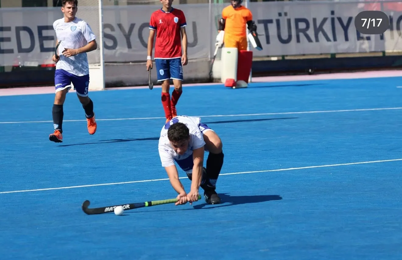 Osmaniye Hokey Sahası'nda tarihi rekabet: Süper Lig'in yeni formatı ilk kez sahada