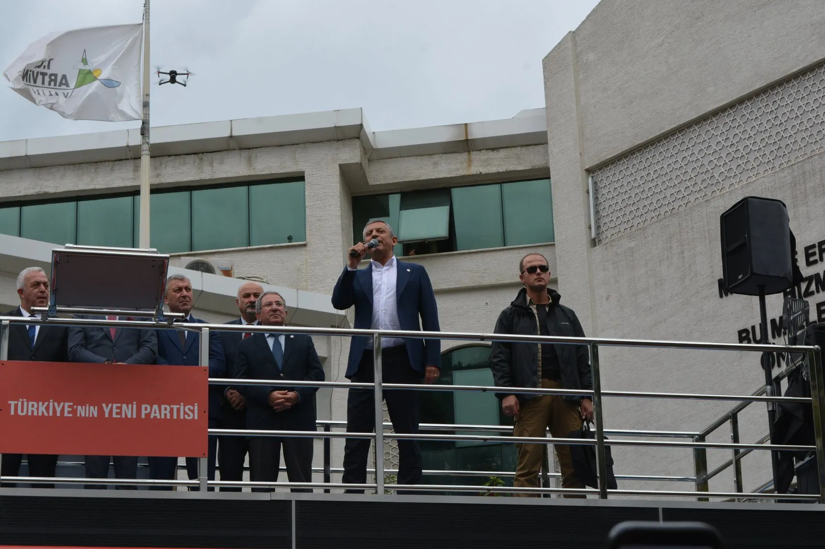 Özgür Özel'den Artvin'de iddialı çıkış: Yenilgiye alışmak bizim kitabımızda yazmaz