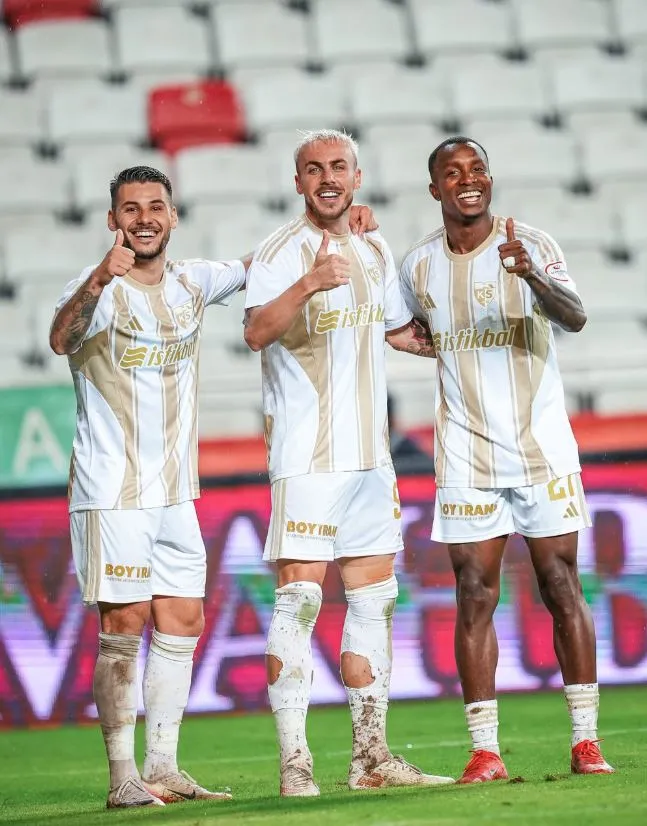 Kayserispor fırtınası dinmiyor: Zirvenin sahibi rakiplerine fark atıyor