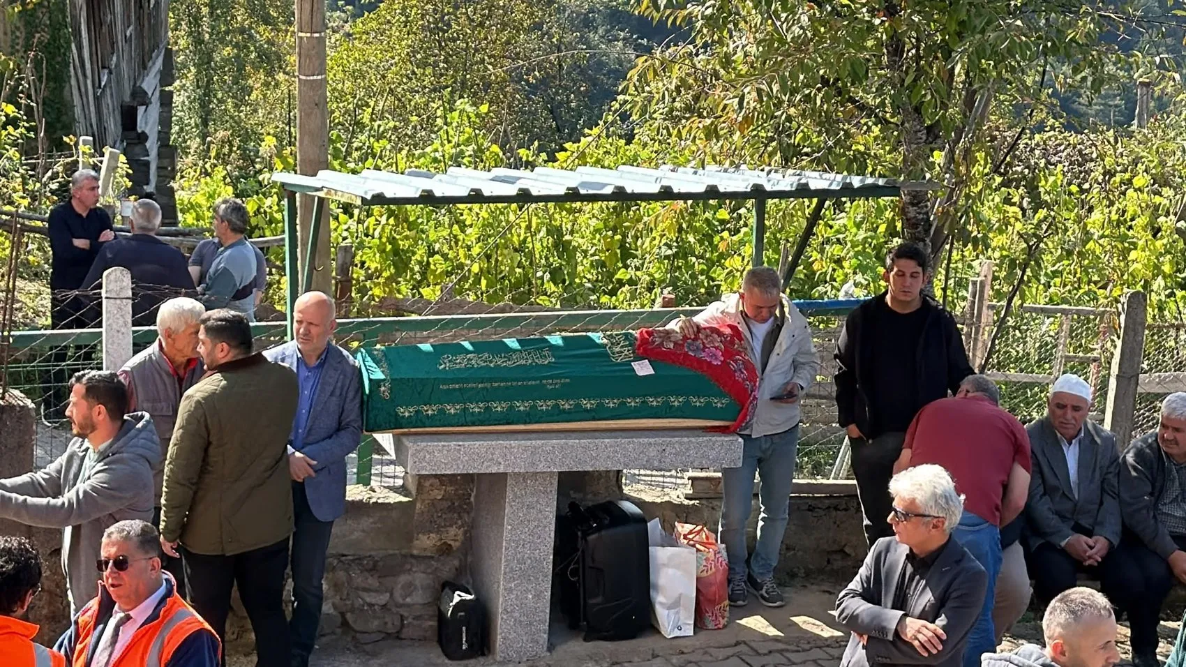 Minik Eslem Sare'nin vedası yürekleri dağladı: Bartın'da gözyaşları sel oldu